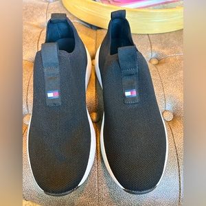 Tommy Hilfiger Slip On light weight sneakers size 8.5